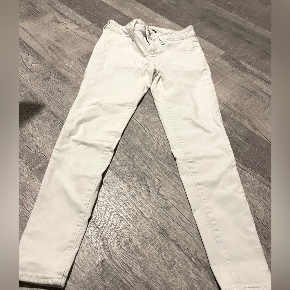 White American eagle jeans